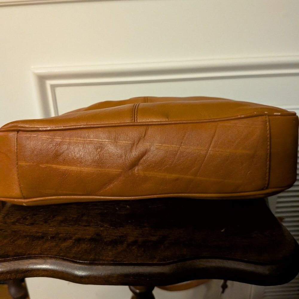 Etra Inc Brown Leather Shoulder Bag Metal Magnetic Clasp And Zipper As Is - Picture 2 of 16
